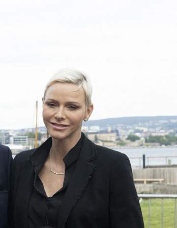 La princesse Charlene de Monaco opte pour une mise en beauté chic et élégante à souhait à Oslo le 22 juin 2022.