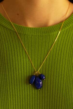 Pendentif Scarabée en lapis lazuli, Aurélie Bidermann, 260 €