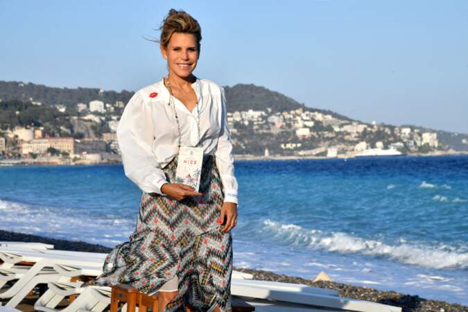 Laura Tenoudji sur la nouvelle Plage du Negresco à Nice, le 24 juin 2022. La femme du maire de la ville va sortir son guide tous les trimestres.