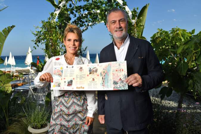 Laura Tenoudji et Robert Roux, adjoint au maire de Nice délégué à la culture, sur la nouvelle Plage du Negresco à Nice, le 24 juin 2022.
