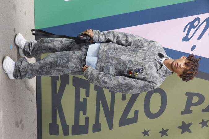 Label moderne par excellence, Kenzo a fait la part belle à la jeunesse pour ce dernier défilé. Jaden Smith a ainsi fait sensation dans un total look camouflage gris 