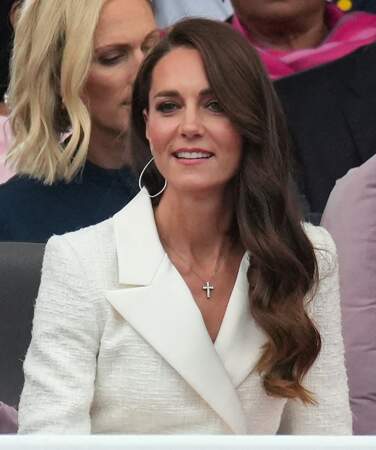 Kate Middleton porte un blazer texturé à l'occasion du jubilé de platine de la reine d'Angleterre à Londres, le 4 juin 2022. 
