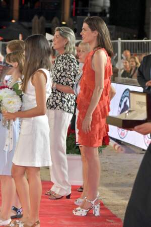 Charlotte Casiraghi et sa mère Caroline de Hanovre durant le Jumping International de Monaco le 1er juillet 2022.