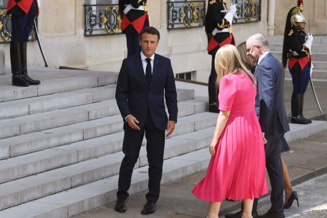 Le Premier ministre australien, Anthony Albanese, arrivant à l'Élysée au bras de son épouse, Jodie Haydon, le 1er juillet 2022.
