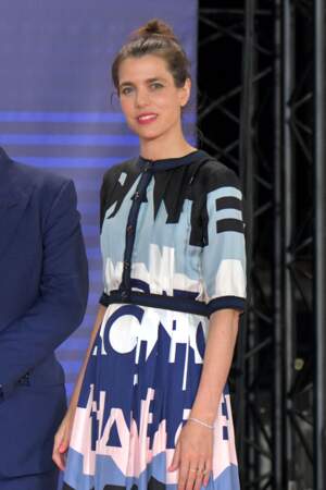 Charlotte Casiraghi choisit une robe kimono à imprimée Chanel durant le Jumping International de Monaco,  le 2 juillet 2022