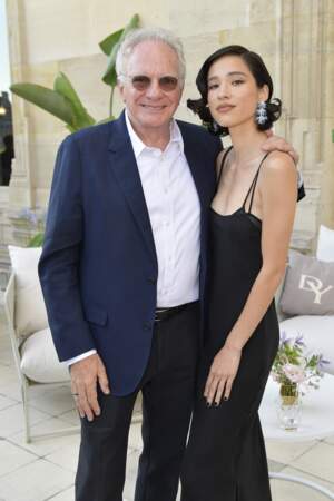 L'actrice américaine Kelsey Asbille en robe longue noire à la soirée David Yurman (Joaillerie) à Paris, le 5 juillet 2022