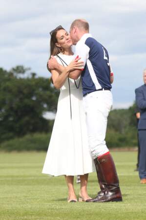 Kate Middleton et le Prince William complices et glamour lors du match de polo caritatif à Windsor, le 6 juillet 2022