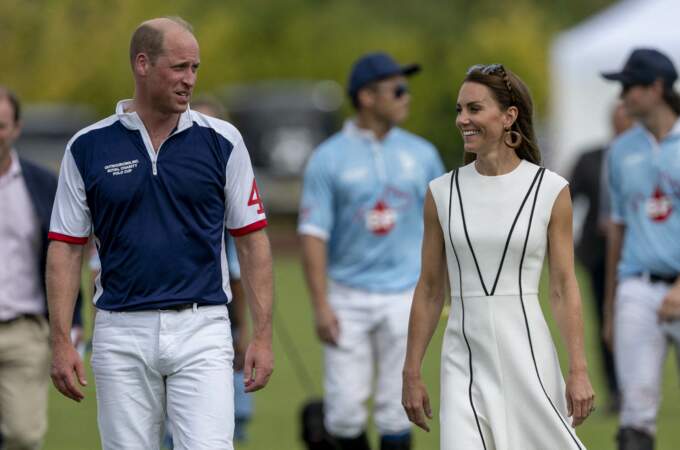 Kate Middleton et le Prince William sont sont assortis de blanc lors du match de polo caritatif, le 6 juillet 2022