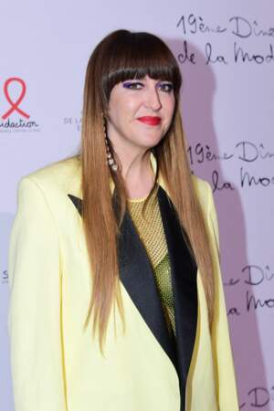 Daphné Bürki, l'animatrice tv craque pour une veste pastel aux bordures noires pour le dîner de gala, le 7 juillet 2022.