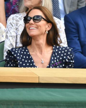 Kate Middleton porte ses lunettes de soleil teintées Bulgari à 350€ !