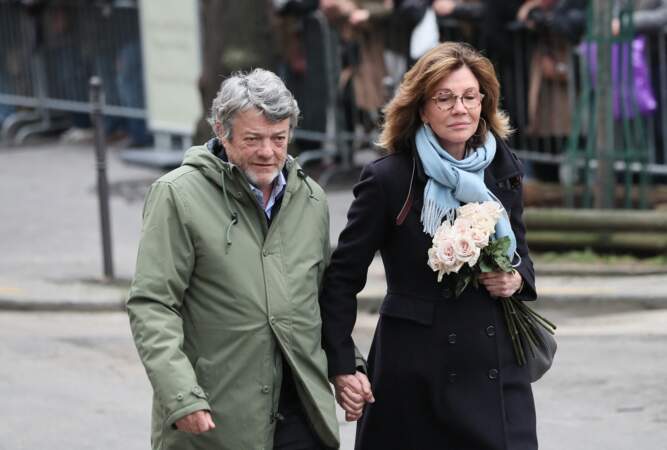 Jean-Louis Borloo et sa femme Béatrice Schönberg arrivant aux obsèques de France Gall au cimetière de Montmartre à Paris le 12 janvier 2018.