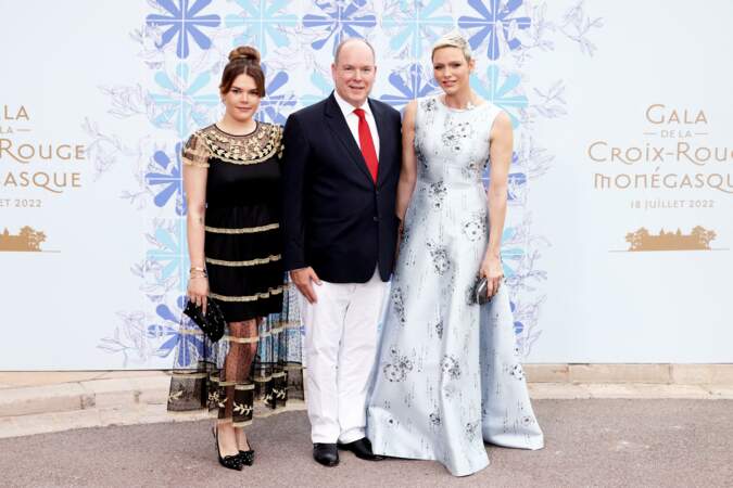 Camille Gottlieb, Albert II et Charlene de Monaco, lors du 73e gala de la Croix-Rouge monégasque, le 18 juillet 2022