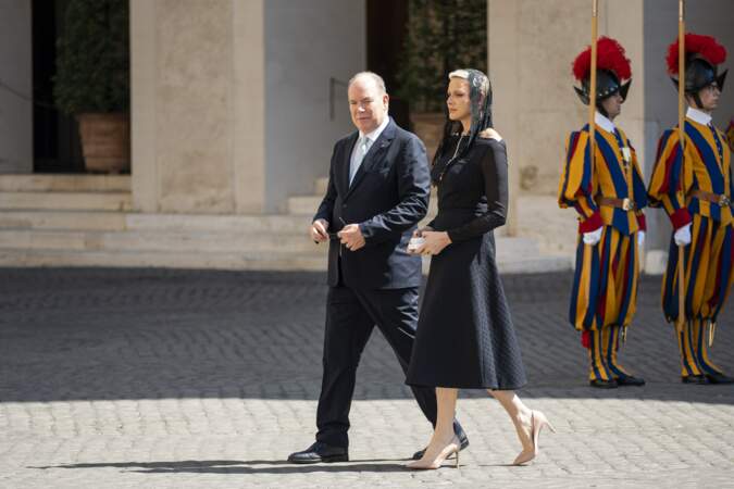 Charlene de Monaco et son mari Albert rencontrent le pape François, au Vatican, le 20 juillet 2022