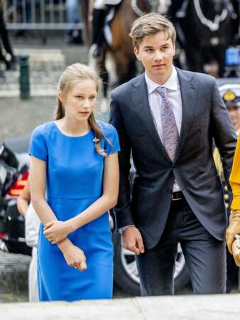 La princesse Eléonore enfile une robe bleue électrisante à l'occasion de la fête nationale à Bruxelles, le 21 juillet 2022. 