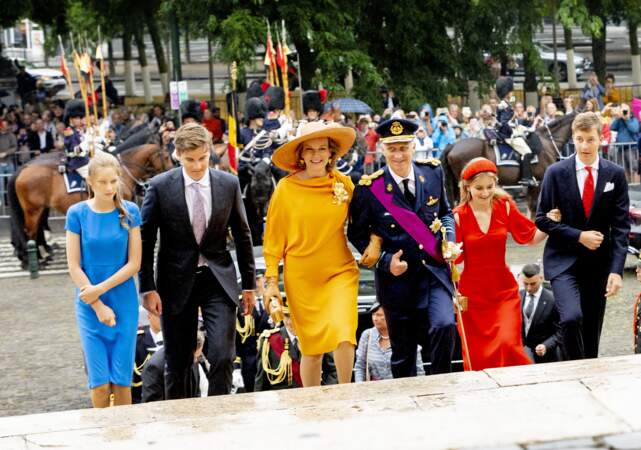 La famille royale belge assiste en couleur à la fête nationale à Bruxelles, le 21 juillet 2022.