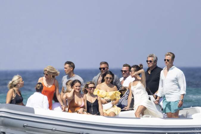 David Beckham, sa femme Victoria et leurs enfants et leurs amis arrivent sur la plage des Salins à Saint-Tropez, le 23 juillet 2022.