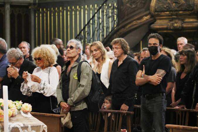 Gérard Lanvin, Cali et sa compagne Caroline Chevreux et Anthony Delon dans la cathédrale
