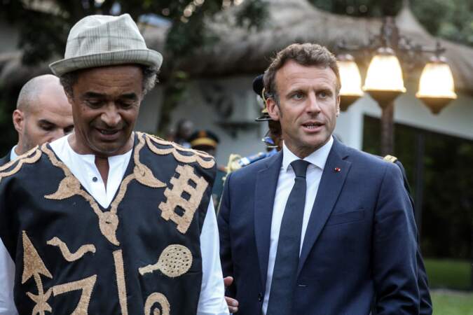 Emmanuel Macron et Yannick Noah  au village Noah, au Cameroun, le 26 juillet 2022.
