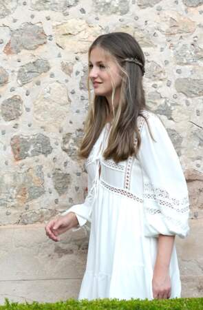 La princesse Leonor en robe courte pastel de la marque espagnole Sfera à Palma de Majorque, le 1er août 2022.