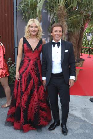 L'ex-top modèle argentin Valeria Mazza et son mari Alejandro Gravier ont eux aussi posé à leur arrivée au Gala