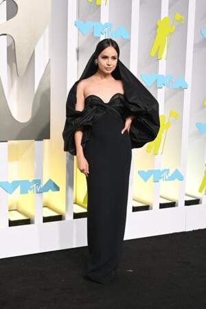 Sofia Carson est chic à souhait avec sa robe bustier Carolina Herrera dotée d'un voile lors des Video Music Awards, le 28 août 2022. 