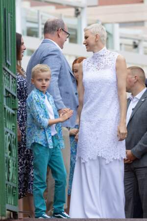 La princesse Charlene de Monaco, et son fils le prince Jacques de Monaco, lors du traditionnel Pique-nique "U Cavagnetu" des monégasques au parc princesse Antoinette à Monaco le 3 septembre 2022.