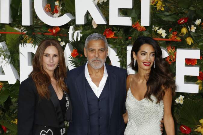Julia Roberts, George Clooney et sa femme Amal Clooney sont chics et élégants à l'avant-première du film "Ticket to Paradise" à Londres, le 7 septembre 2022.