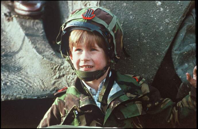 Le prince Harry d'Angleterre, 7 ans, à Salisbury Palace, en 1991.