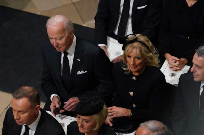 Joe Biden et son épouse Jill Biden installés au sein de l'Abbaye de  Westminster pour les funérailles d'Etat de la reine Elizabeth II d'Angleterre, le 19 septembre 2022.