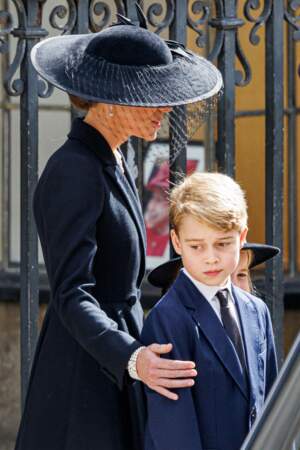 Kate Middleton est proche du prince George aux funérailles de la reine Elizabeth II, le 19 septembre 2022. 