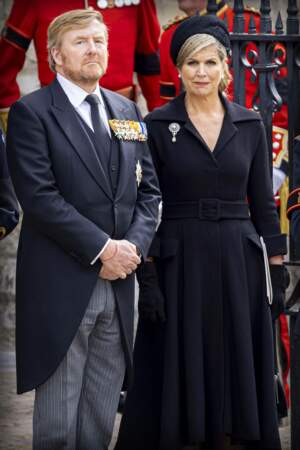 Le roi Willem-Alexander et la reine Maxima des Pays-Bas sont élégants pour assister à la cérémonie des funérailles de la reine Elizabeth II, le 19 septembre 2022. 