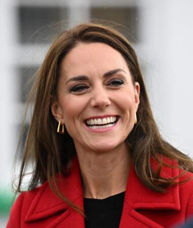 Kate Middleton est rayonnante pour sa visite à la station de sauvetage RNLI Holyhead à Holyhead aux Pays de Galles, le 27 septembre 2022. 