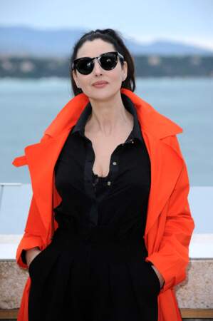 Monica Belluci, l'actrice et mannequin italienne ose le orange flashy lors du 14ème festival de Monte-Carlo, le 5 mars 2017.