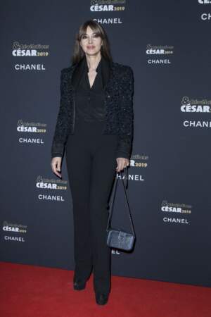 Monica Bellucci est chic et élégante à souhait en noir lors de la soirée des révélations des Cesar 2019 à Paris.
