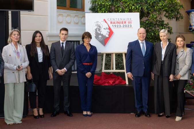 Tous les membres de la famille princière de Monaco se sont réunis pour dévoiler le logo choisi pour le centenaire du prince Rainier III, au Palais de Monaco, le 28 septembre 2022.