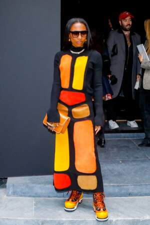 Zerina Akers, la styliste américaine adore la couleur. Elle ose l'originalité avec une combinaison-pantalon en patchwork orangé et jaune au défilé Chloé - Collection Prêt-à-porter Printemps/Eté 2023 lors de la Fashion Week de Paris. Le 29 septembre 2022.