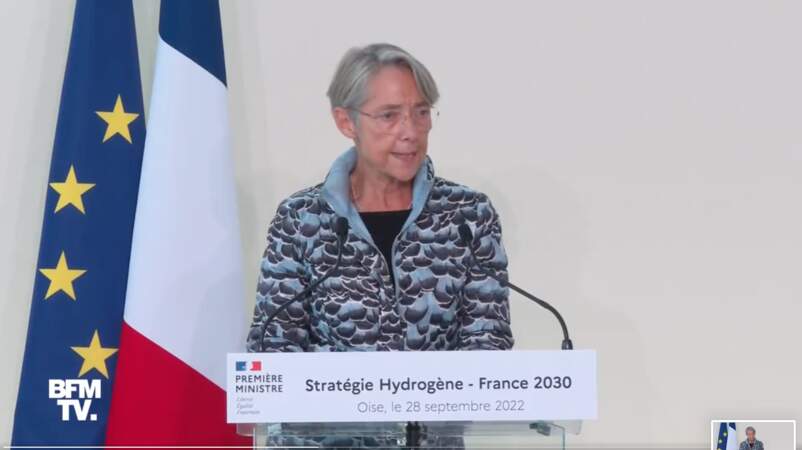 Elisabeth Borne en doudoune fait passer un message sur les restrictions énergétiques, le 28 septembre 2022