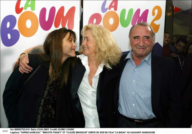La famille de "La Boum" réunie. Sophie Marceau, Brigitte Fossey et Claude Brasseur au Gaumont à l'occasion de la sortie en DVD des films "La Boum" et "La Boum 2" en 2003.