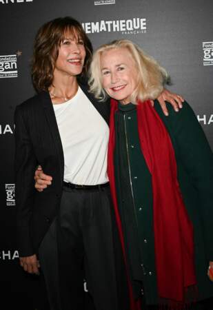 Les retrouvailles pleines de tendresse pour Sophie Marceau et Brigitte Fossey à l'avant-première d'"Une femme de notre temps" à la cinémathèque française le 29 septembre.
