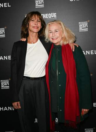 Les actrices Sophie Marceau et Brigitte Fossey au photocall de l'avant-première du film "Une femme de notre temps" à la cinémathèque française à Paris le 29 septembre.