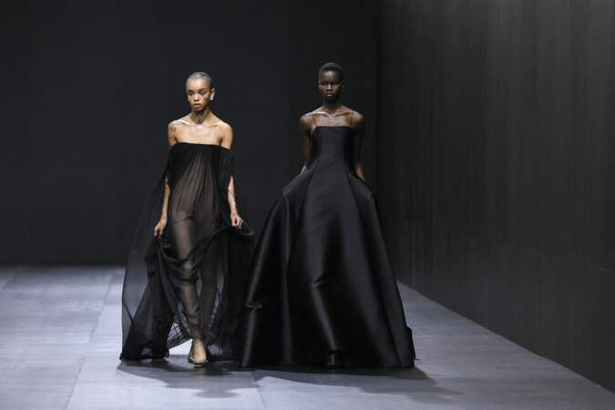 Valentino dévoile sa nouvelle collection printemps/été 2023 à la Fashion week de Paris, le 2 octobre 2022. 