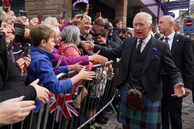 Le roi Charles III d'Angleterre assure son premier voyage officiel en Écosse, le 3 octobre 2022