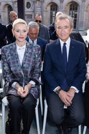 La princesse Charlène de Monaco et Bernard Arnault - Front Row au défilé Louis Vuitton Collection Femme Prêt-à-porter Printemps/Eté 2023 lors de la Fashion Week de Paris (PFW), le 4 octobre 2022.