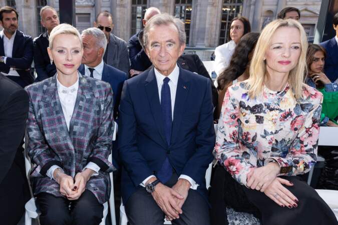 La princesse Charlène de Monaco, Bernard Arnault et Delphine Arnault - Front Row au défilé Louis Vuitton Collection Femme Prêt-à-porter Printemps/Eté 2023 lors de la Fashion Week de Paris (PFW), le 4 octobre 2022.