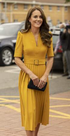Kate Middleton a le teint lumineux à Guildford, le 5 octobre 2022. 