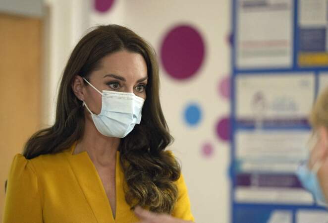 Kate Middleton est superbe lors d'une visite à la maternité du Royal Surrey County Hospital à Guildford, le 5 octobre 2022. 