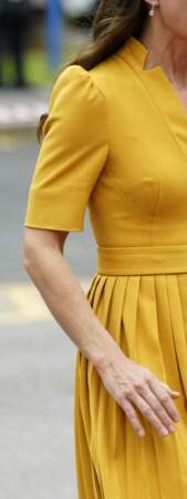 Kate Middleton et sa robe à épaules bouffantes à Guildford, le 5 octobre 2022. 