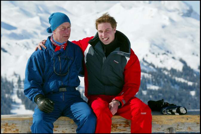 Charles III et prince William posent pour des clichés après quelques descentes de pistes en Suisse en 2004
