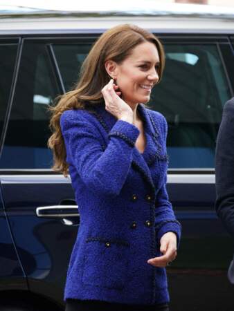 Kate Middleton lâche ses longs cheveux bruns lors d'une visite à   la Copper Box Arena du Queen Elizabeth Olympic Park à Londres, le 13 octobre 2022.