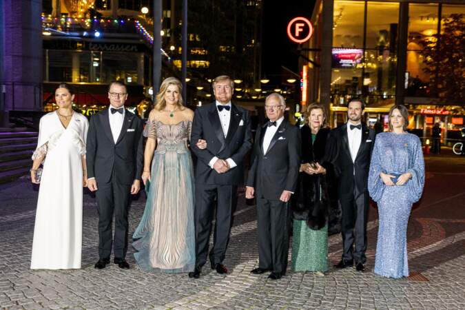 La reine Maxima, la reine Silvia de Suède, la princesse Victoria et la princesse Sofia de Suède sont éblouissantes lors d'une soirée de concert offerte au roi et à la reine à Stockholm, le 12 octobre 2022. 